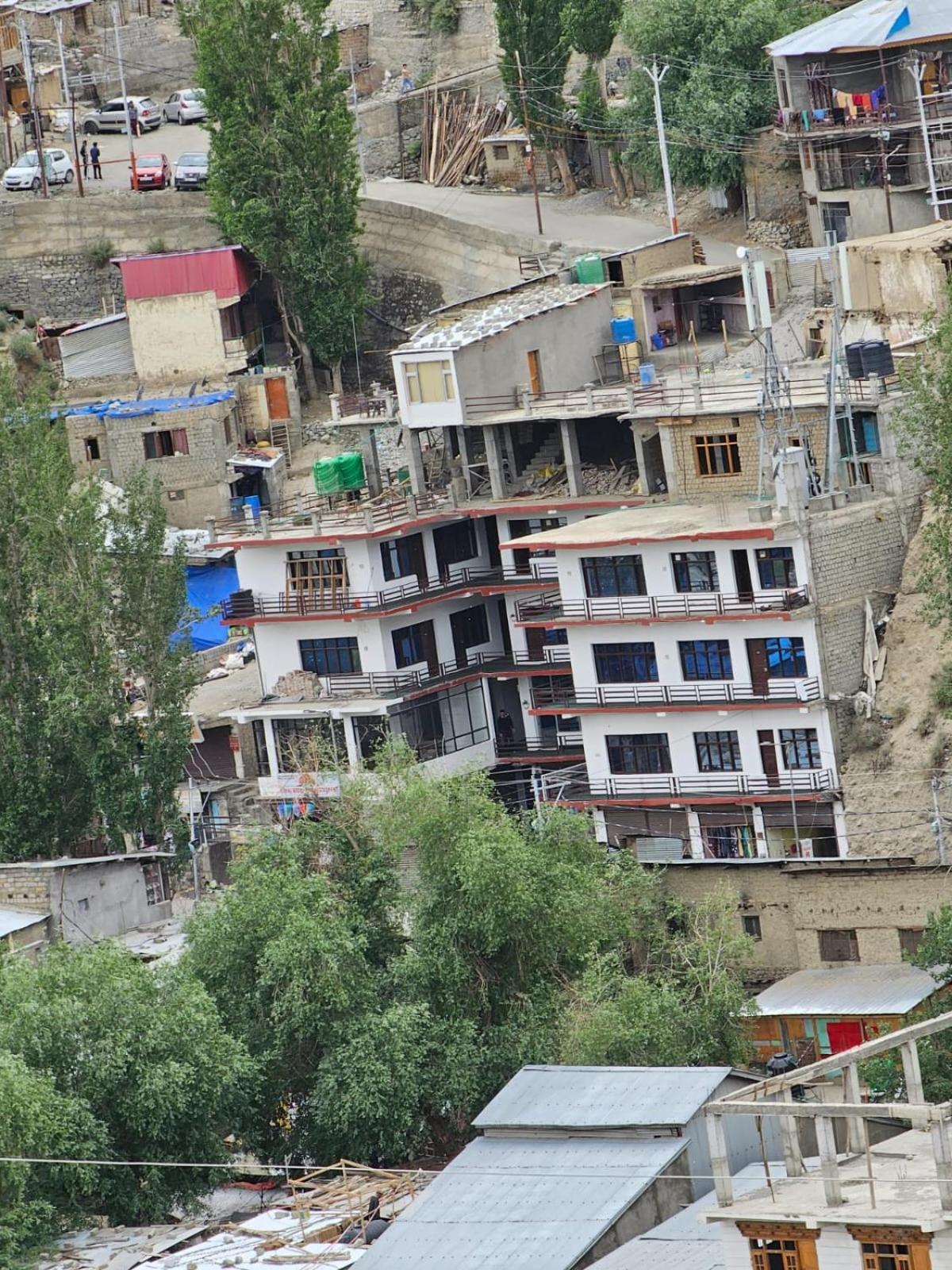 Hotel Afzal And Restaurant Kargil Exterior foto